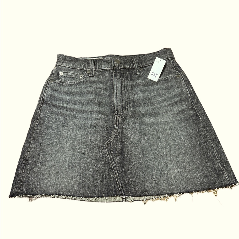 GAP Black Denim Mini Skirt Raw Hem Size 25 NWT High Rise 5 Pocket